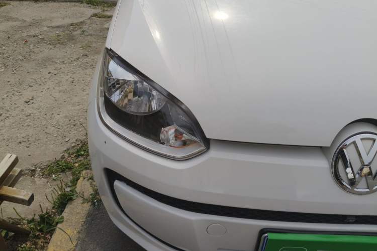 Used Volkswagen up! 2015 1.0L move up! Right Front Headlight