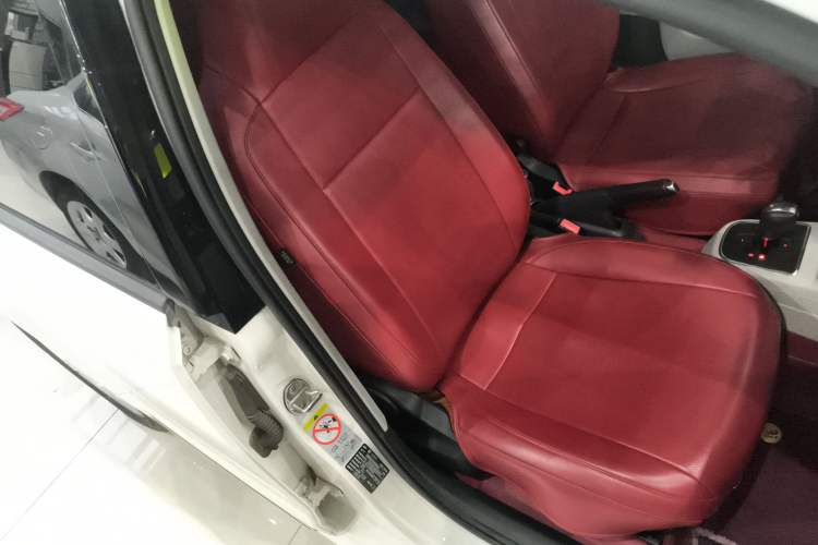 Used Volkswagen up! 2015 1.0L go high! Right Front Seat