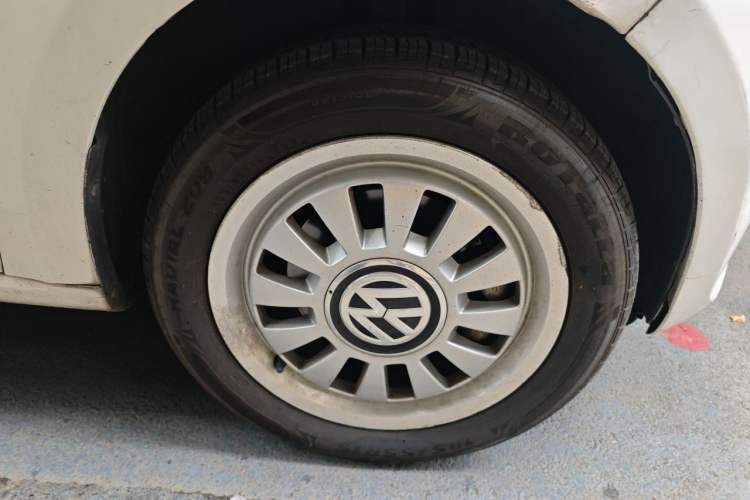 Used Volkswagen up! 2015 1.0L move up! Right Front Wheel Hub