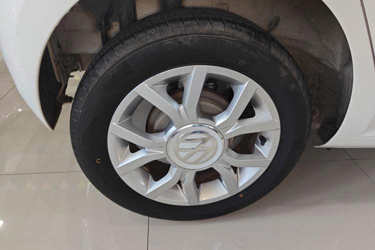 Used Volkswagen up! 2015 1.0L go high! Right Rear Wheel Hub