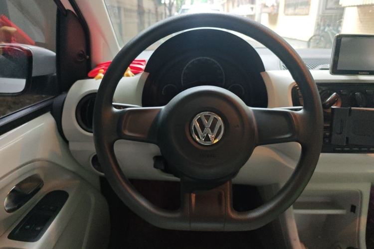 Used Volkswagen up! 2015 1.0L move up! Steering Wheel