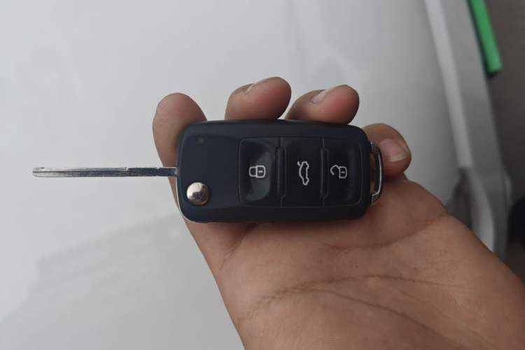 Used Volkswagen up! 2015 1.0L move up! Vehicle Key