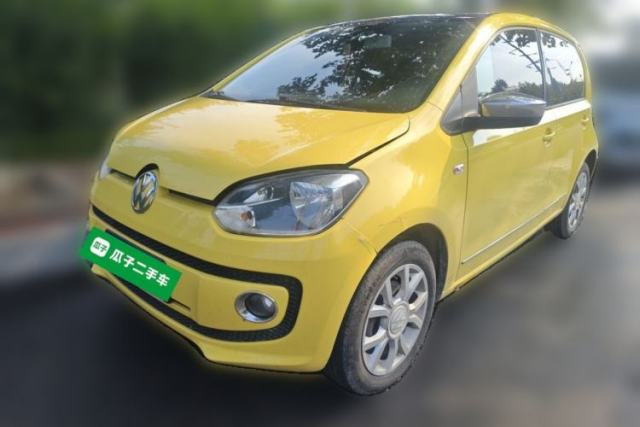Used Volkswagen up! 2015 1.0L go high!
