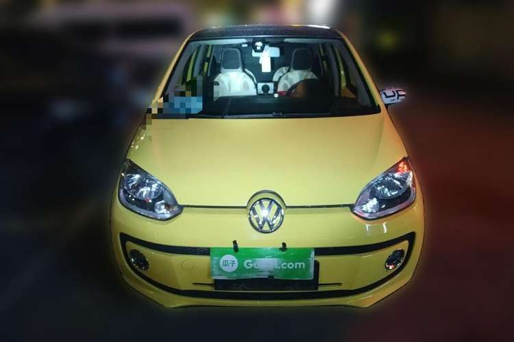 Used Volkswagen up! 2015 1.0L go high! Front
