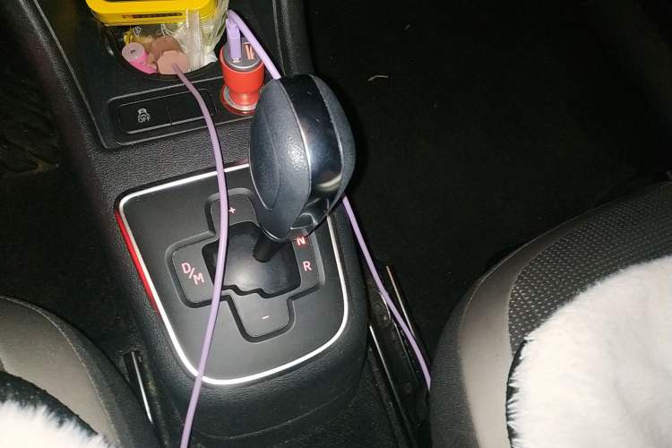 Used Volkswagen up! 2015 1.0L go high! Gear Lever