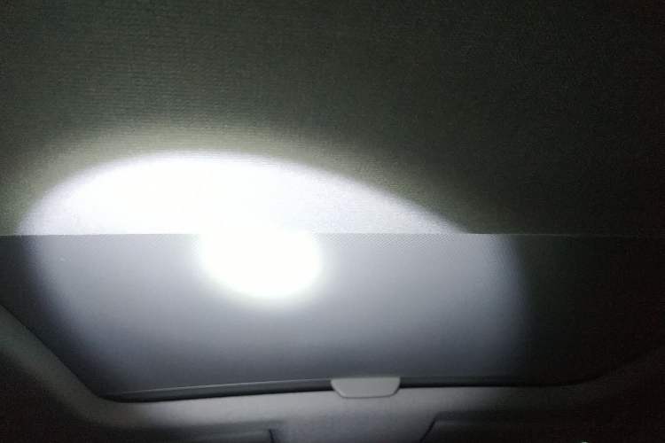 Used Volkswagen up! 2015 1.0L go high! Headliner