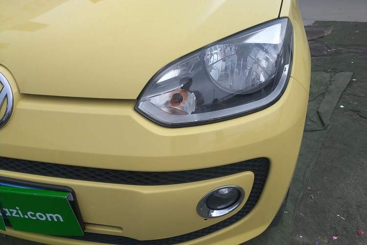 Used Volkswagen up! 2015 1.0L go high! Left Front Headlight