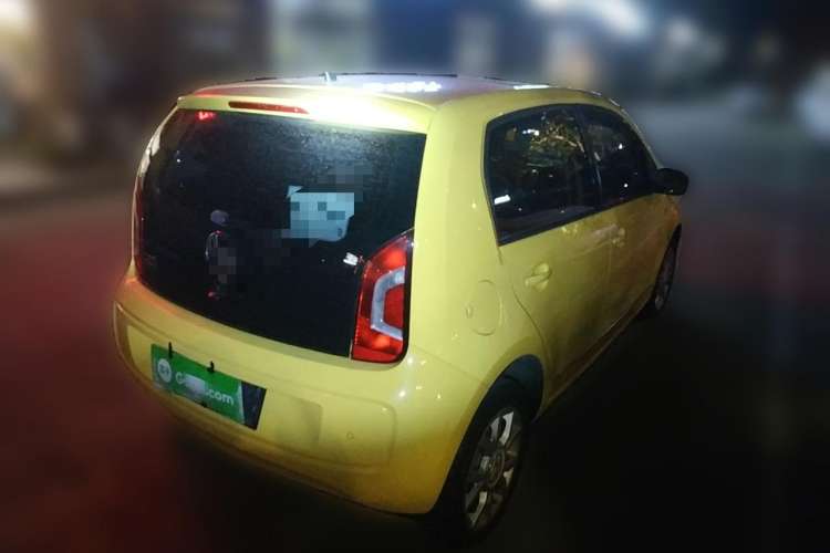 Used Volkswagen up! 2015 1.0L go high! Rear Right 45 Deg
