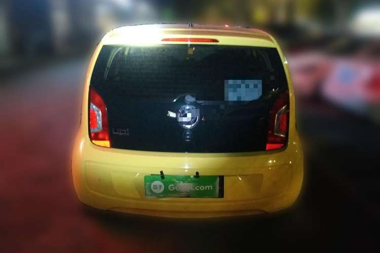 Used Volkswagen up! 2015 1.0L go high! Rear