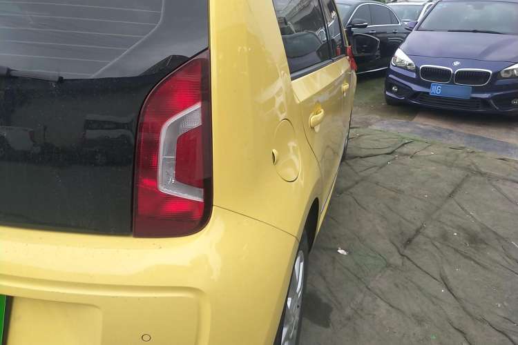Used Volkswagen up! 2015 1.0L go high! Right Rear Taillight