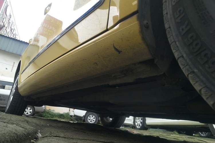 Used Volkswagen up! 2015 1.0L go high! Right Side Sill