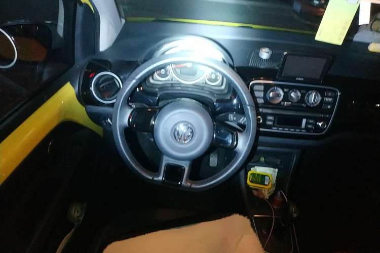Used Volkswagen up! 2015 1.0L go high! Steering Wheel