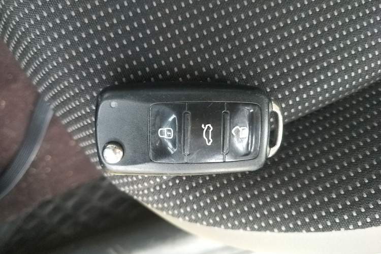 Used Volkswagen up! 2015 1.0L go high! Vehicle Key