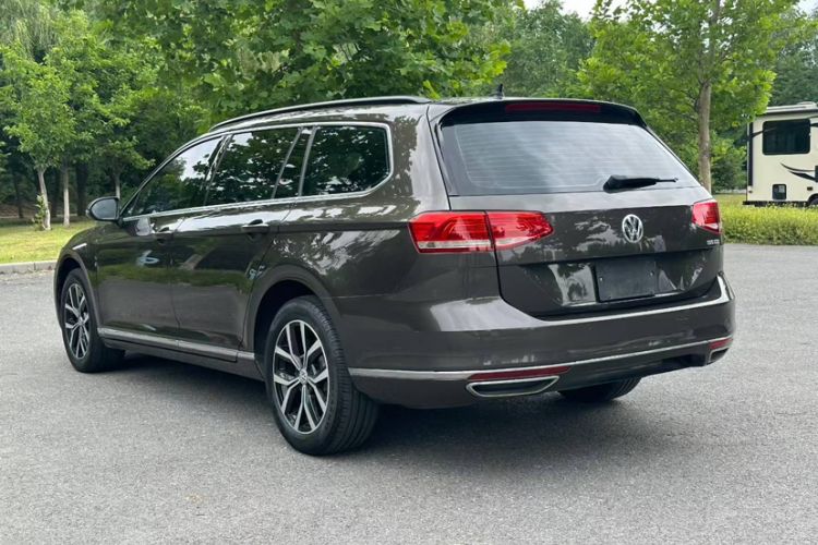 Used Volkswagen Variant 2018 380TSI Two-Wheel Drive Comfort Edition Exterior 3