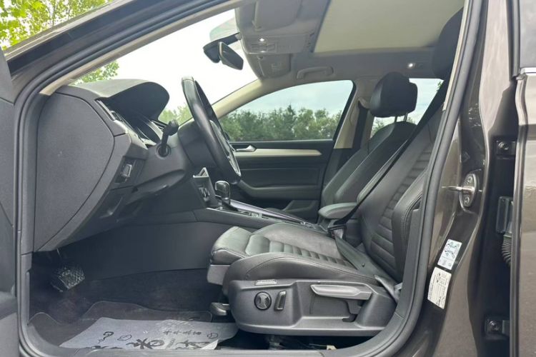 Used Volkswagen Variant 2018 380TSI Two-Wheel Drive Comfort Edition Interior 2