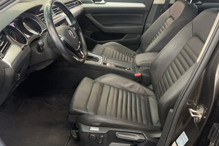 Used Volkswagen Variant 2018 380TSI Two-Wheel Drive Comfort Edition Left Front Seat