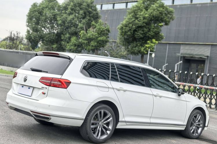 Used Volkswagen Variant 2018 380TSI Two-Wheel Drive Comfort Edition Exterior 5