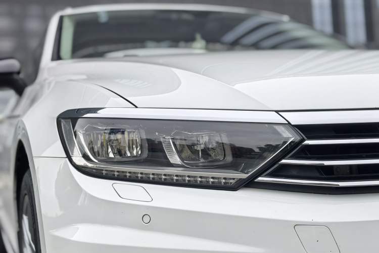 Used Volkswagen Variant 2018 380TSI Two-Wheel Drive Comfort Edition Exterior 6