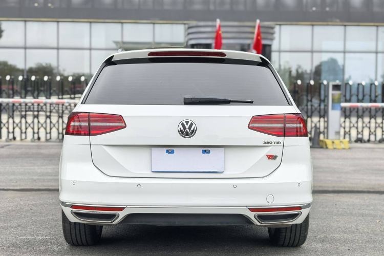 Used Volkswagen Variant 2018 380TSI Two-Wheel Drive Comfort Edition Exterior 8