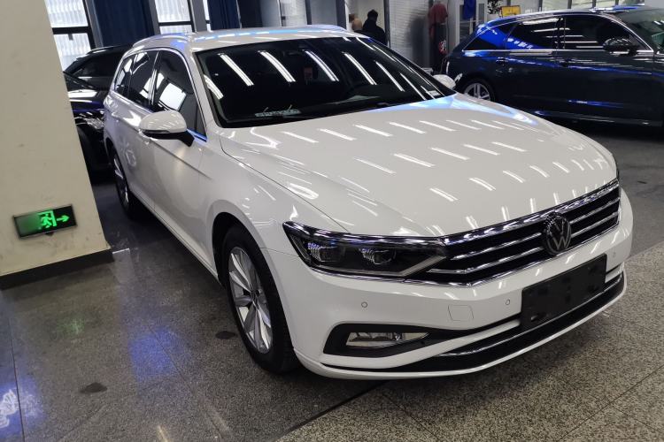 Used Volkswagen Variant 2021 2.0T Comfort Edition Front Right 45 Deg