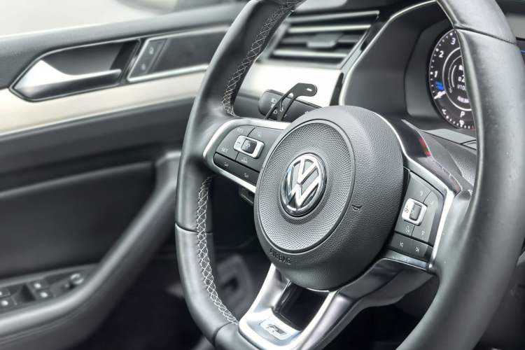 Used Volkswagen Variant 2018 380TSI Two-Wheel Drive Comfort Edition Interior 1