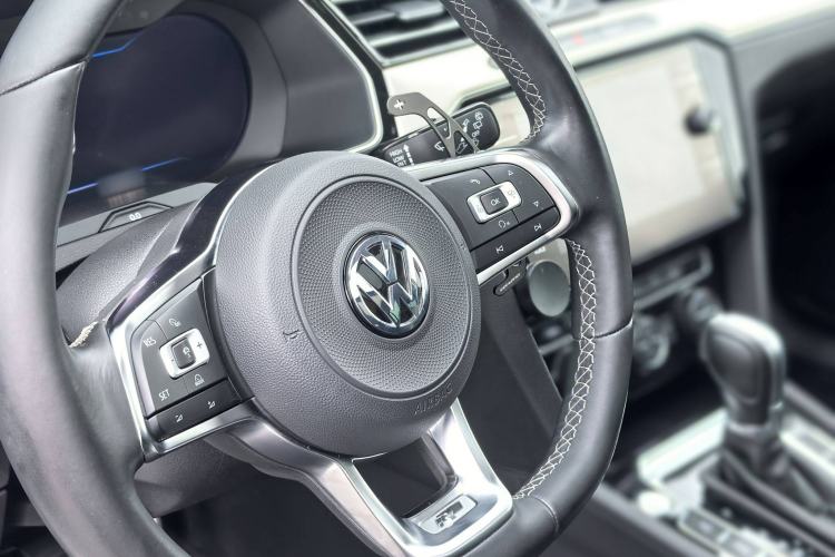Used Volkswagen Variant 2018 380TSI Two-Wheel Drive Comfort Edition Interior 8