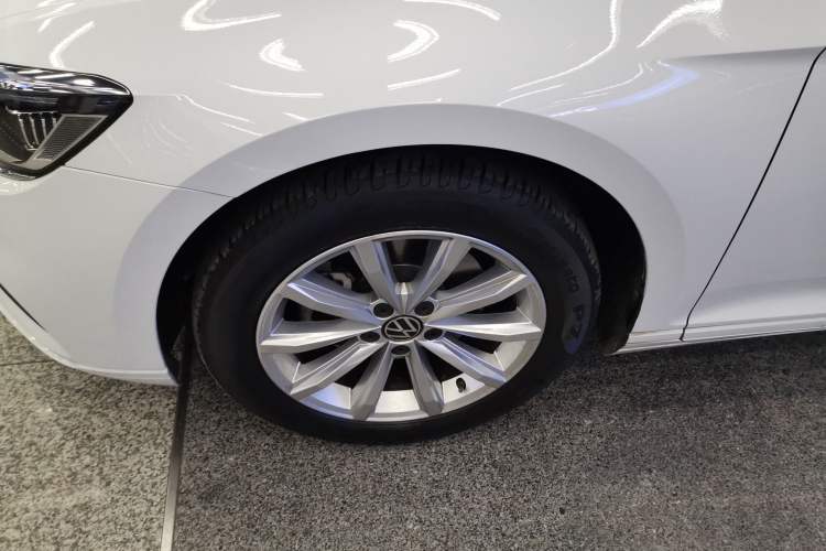 Used Volkswagen Variant 2021 2.0T Comfort Edition Left Front Wheel Hub