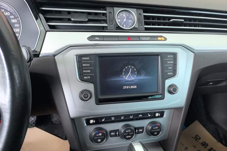 Used Volkswagen Variant 2016 280TSI Two-Wheel-Drive Comfort Edition Audio And AC Panel