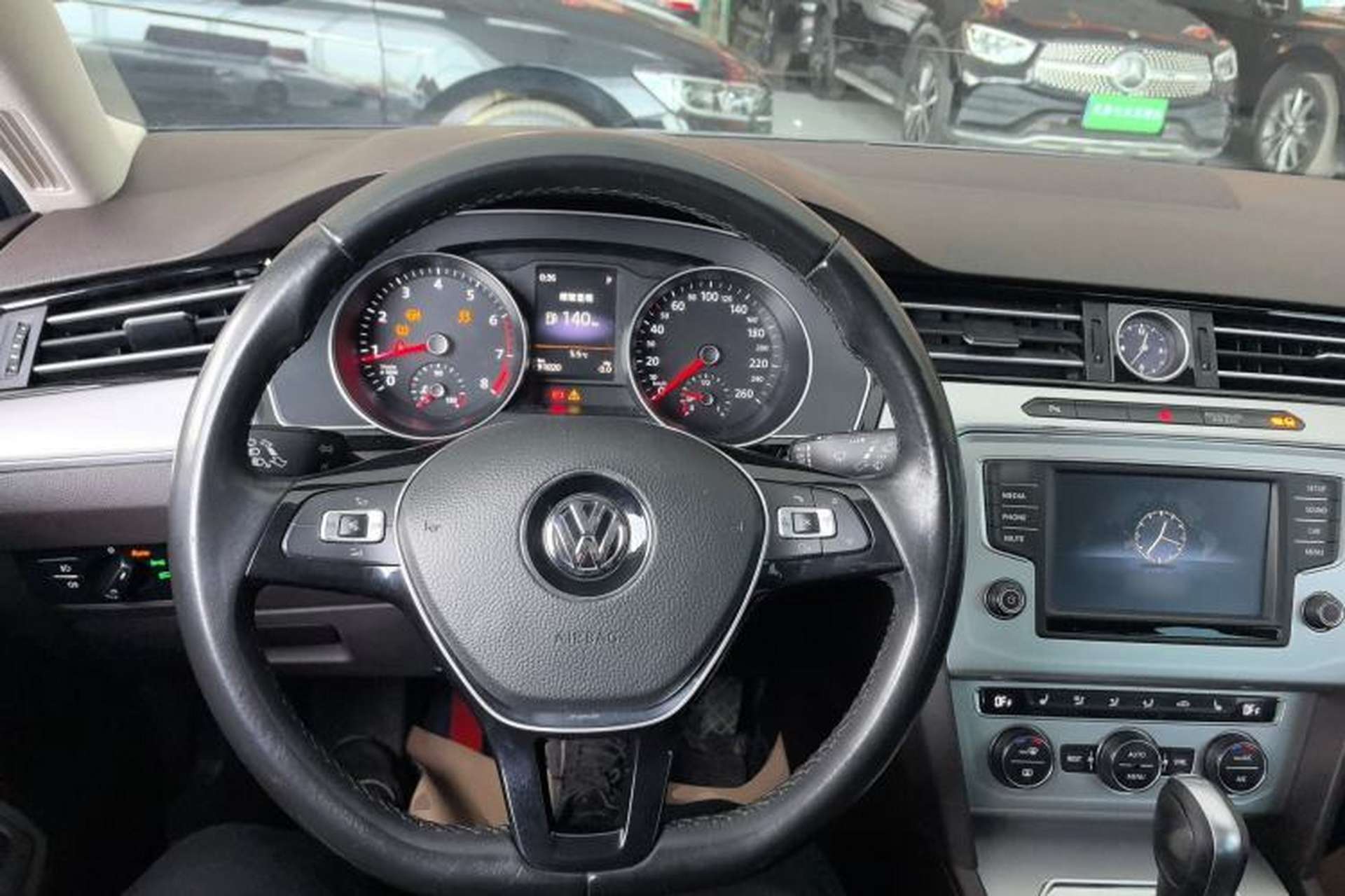 Used Volkswagen Variant 2016 280TSI Two-Wheel-Drive Comfort Edition Center Console