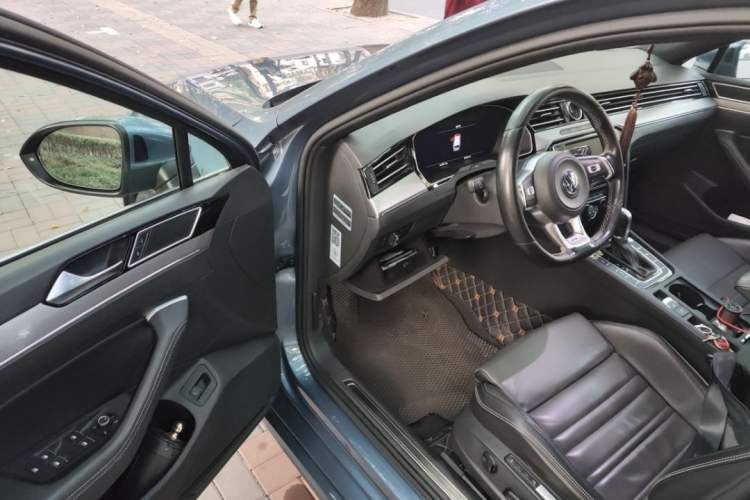 Used Volkswagen Variant 2016 380TSI Two-Wheel Drive R-Line Version Driver Seat