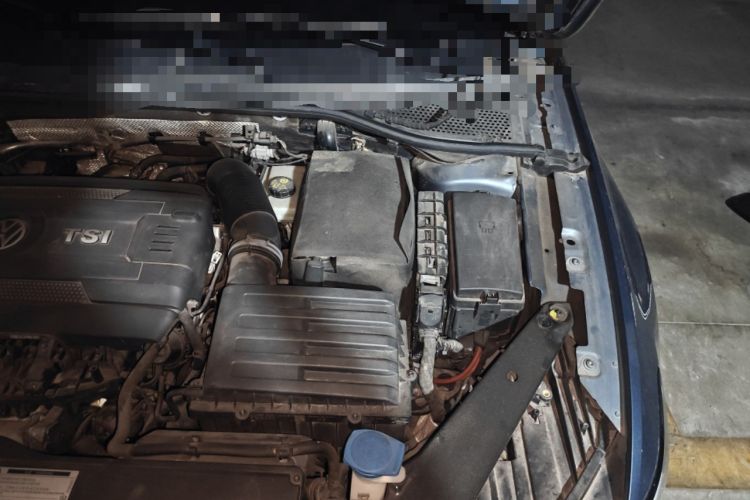 Used Volkswagen Variant 2016 380TSI Two-Wheel-Drive Style Edition Engine Bay Left