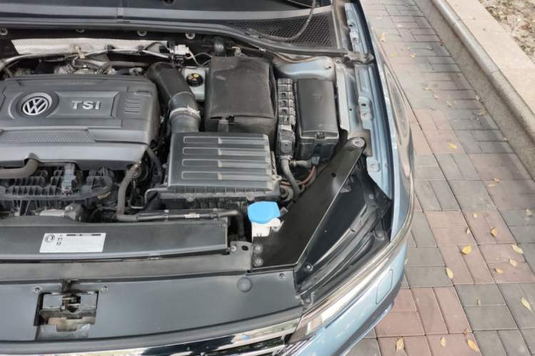 Used Volkswagen Variant 2016 380TSI Two-Wheel Drive R-Line Version Engine Bay Left