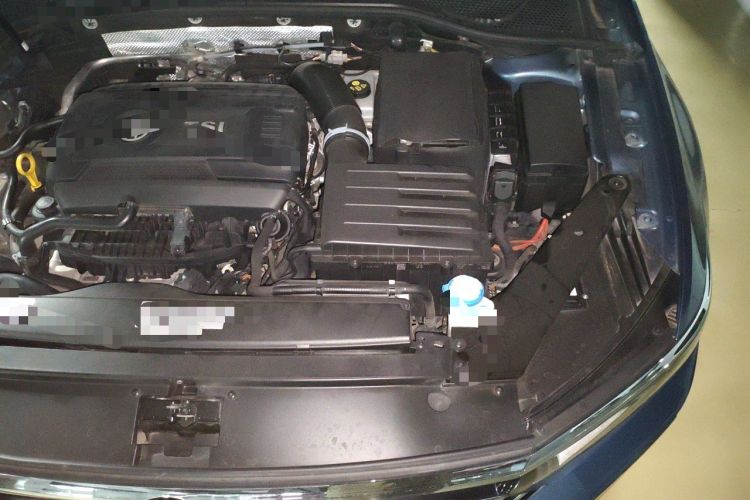 Used Volkswagen Variant 2016 380TSI Two-Wheel-Drive Style Edition Engine Bay Left
