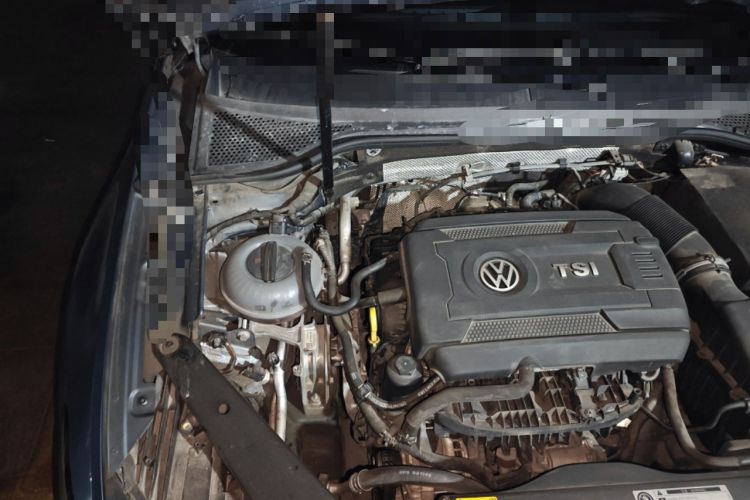 Used Volkswagen Variant 2016 380TSI Two-Wheel-Drive Style Edition Engine Bay Right