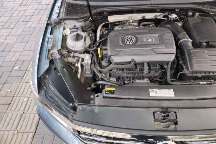 Used Volkswagen Variant 2016 380TSI Two-Wheel Drive R-Line Version Engine Bay Right