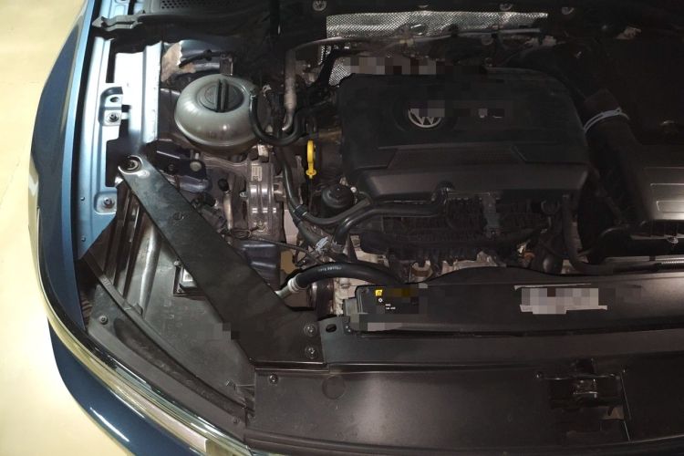 Used Volkswagen Variant 2016 380TSI Two-Wheel-Drive Style Edition Engine Bay Right