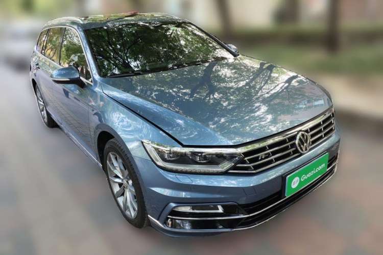 Used Volkswagen Variant 2016 380TSI Two-Wheel Drive R-Line Version Front Right 45 Deg