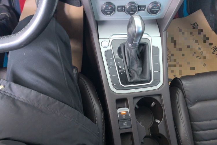 Used Volkswagen Variant 2016 280TSI Two-Wheel-Drive Comfort Edition Gear Lever