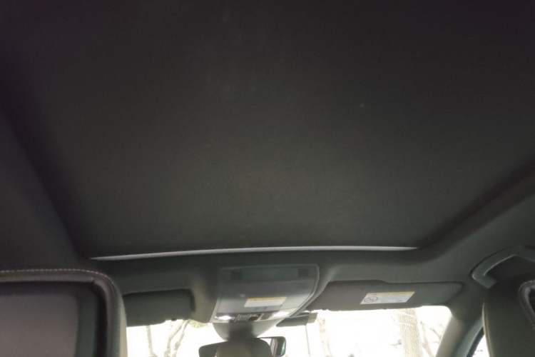 Used Volkswagen Variant 2016 380TSI Two-Wheel Drive R-Line Version Headliner