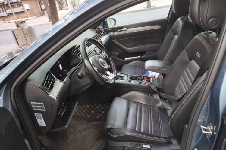 Used Volkswagen Variant 2016 380TSI Two-Wheel Drive R-Line Version Left Front Seat