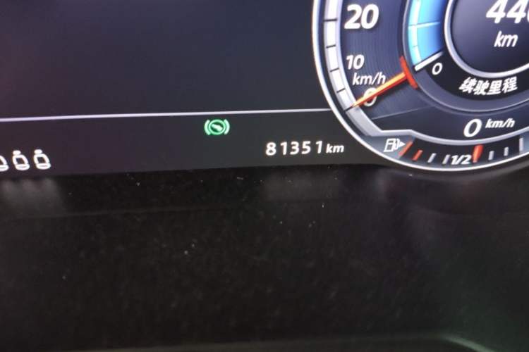 Used Volkswagen Variant 2016 380TSI Two-Wheel Drive R-Line Version Odometer Close Up