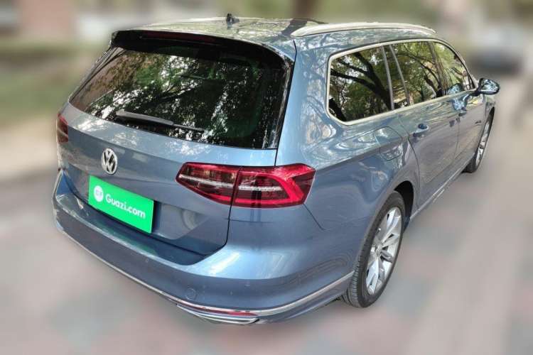 Used Volkswagen Variant 2016 380TSI Two-Wheel Drive R-Line Version Rear Right 45 Deg