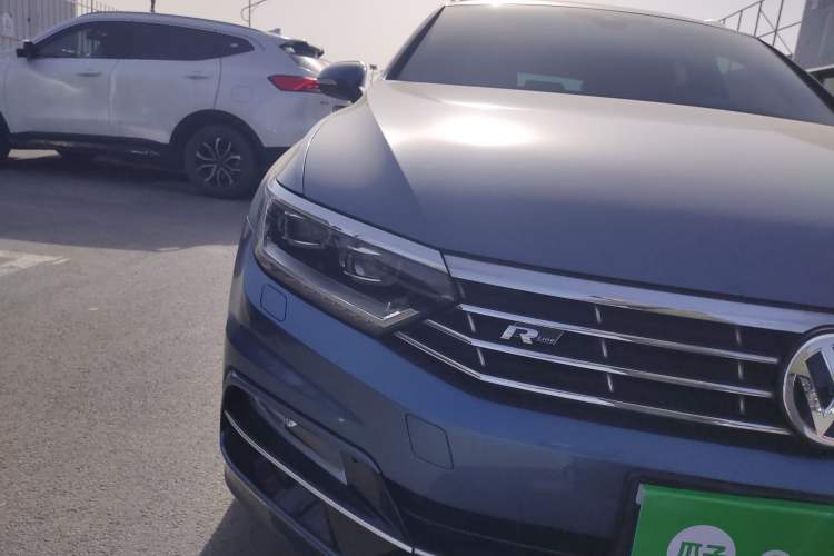 Used Volkswagen Variant 2016 380TSI Two-Wheel Drive R-Line Version Right Front Headlight