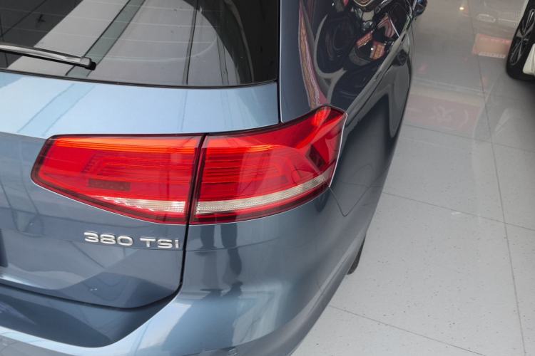 Used Volkswagen Variant 2016 280TSI Two-Wheel-Drive Comfort Edition Right Rear Taillight