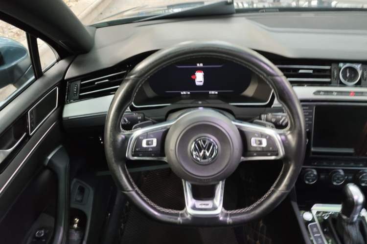 Used Volkswagen Variant 2016 380TSI Two-Wheel Drive R-Line Version Steering Wheel