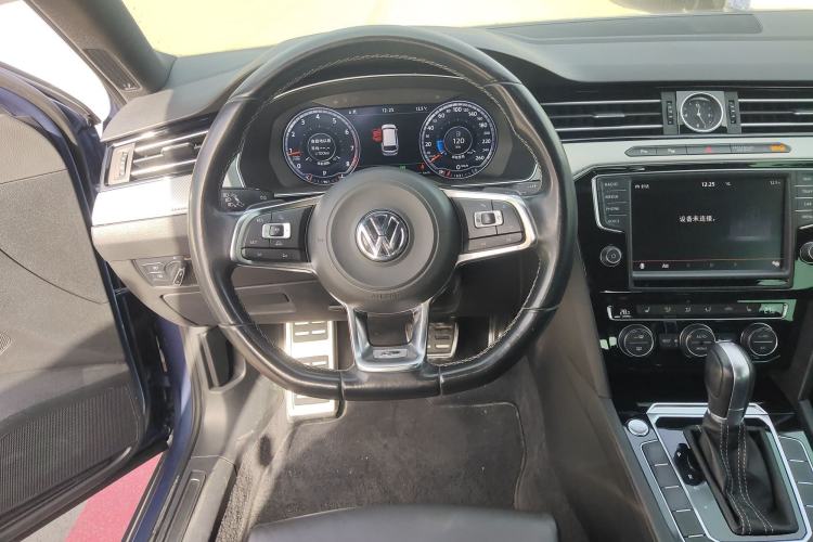 Used Volkswagen Variant 2016 380TSI Two-Wheel Drive R-Line Version Steering Wheel