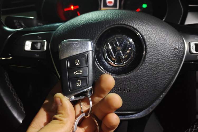 Used Volkswagen Variant 2016 380TSI Two-Wheel-Drive Style Edition Vehicle Key