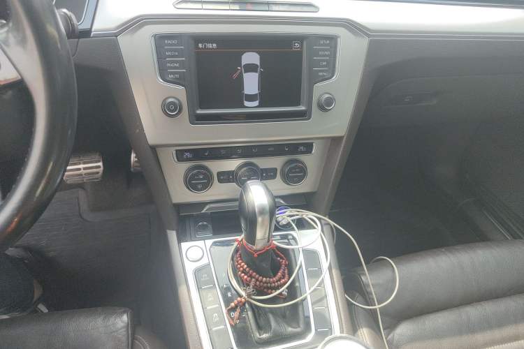 Used Volkswagen Variant 2016 280TSI Two-Wheel-Drive Comfort Edition Audio And AC Panel