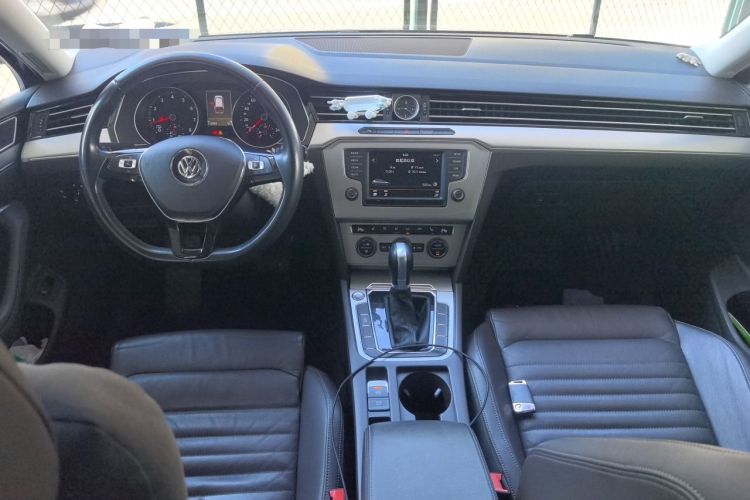 Used Volkswagen Variant 2016 280TSI Two-Wheel-Drive Comfort Edition Center Console