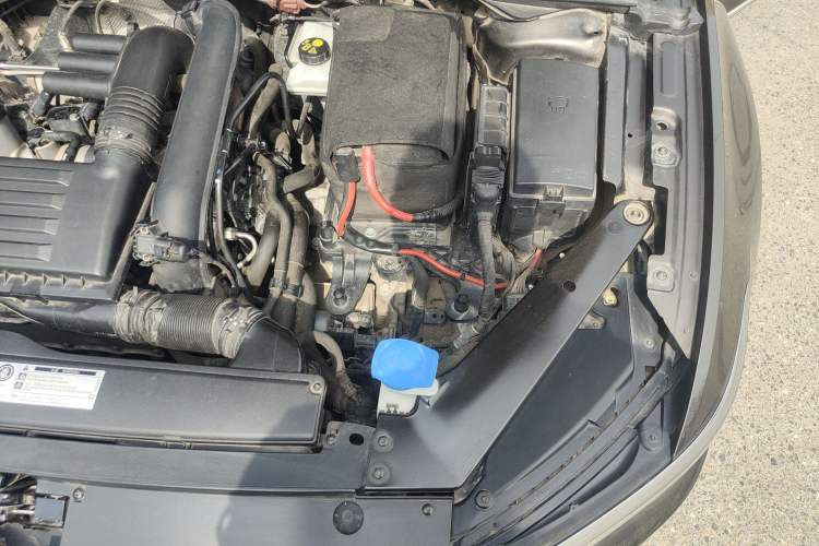 Used Volkswagen Variant 2016 280TSI Two-Wheel-Drive Comfort Edition Engine Bay Left
